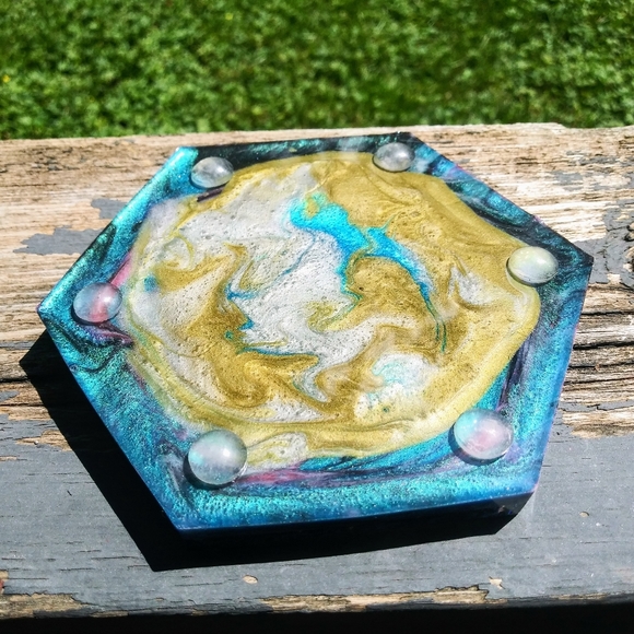 Hand Drawn Dog Epoxy Resin Coaster Tray - Picture 7 of 9